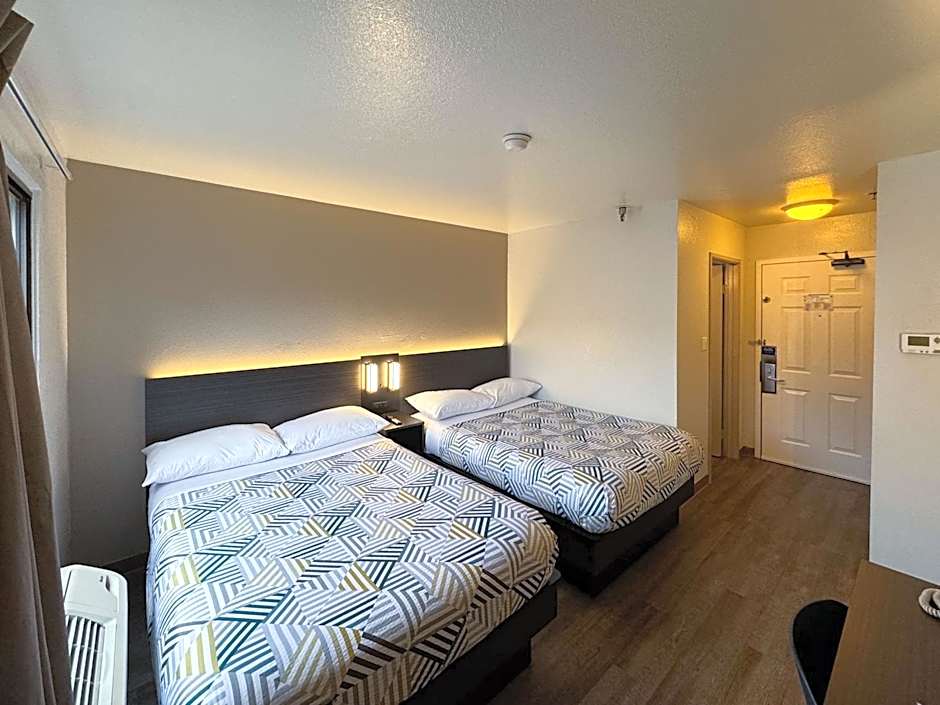 Motel 6-Glenview, IL - Chicago North