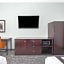 La Quinta Inn & Suites by Wyndham Bonita Springs Naples