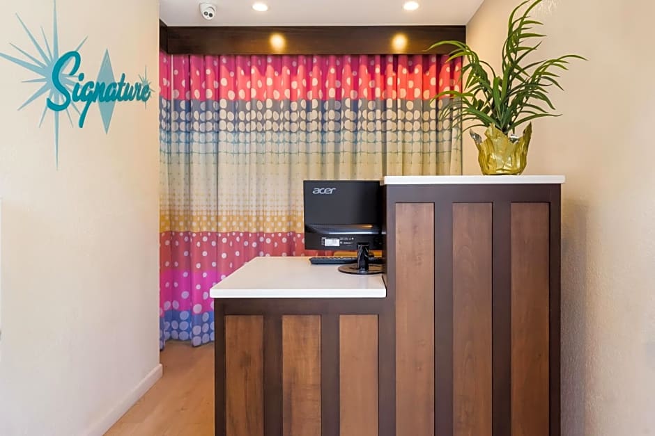 Signature Inn Oakland