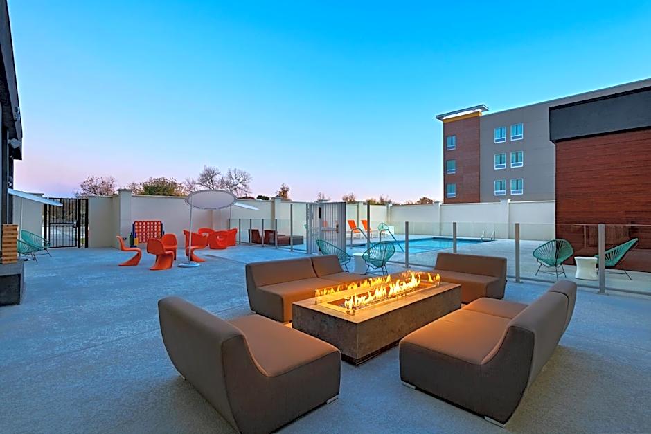Aloft Waco Downtown