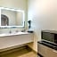 Econo Lodge Inn & Suites