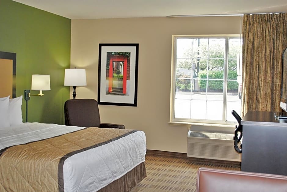 Extended Stay America Suites - Kansas City - Country Club Plaza