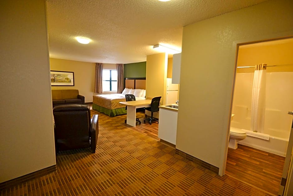 Suburban Studios Auburn Hills - Detroit