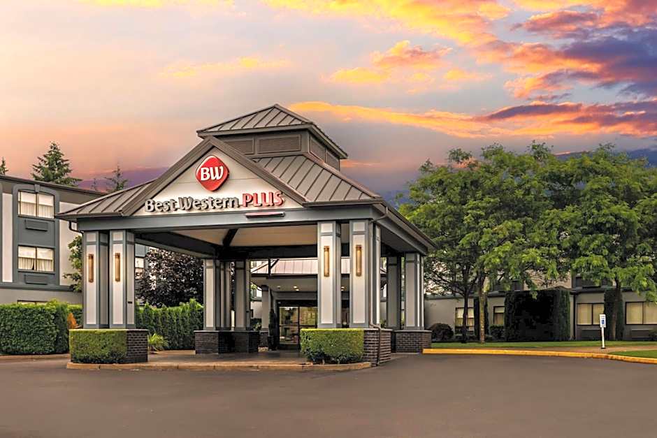 Best Western Plus Plaza Hotel & Conference Center
