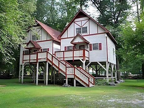 Riverbend Motel & Cabins