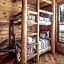 Big Bear, 3 Bedrooms, Stone Fireplace, Midtown, Sleeps 8