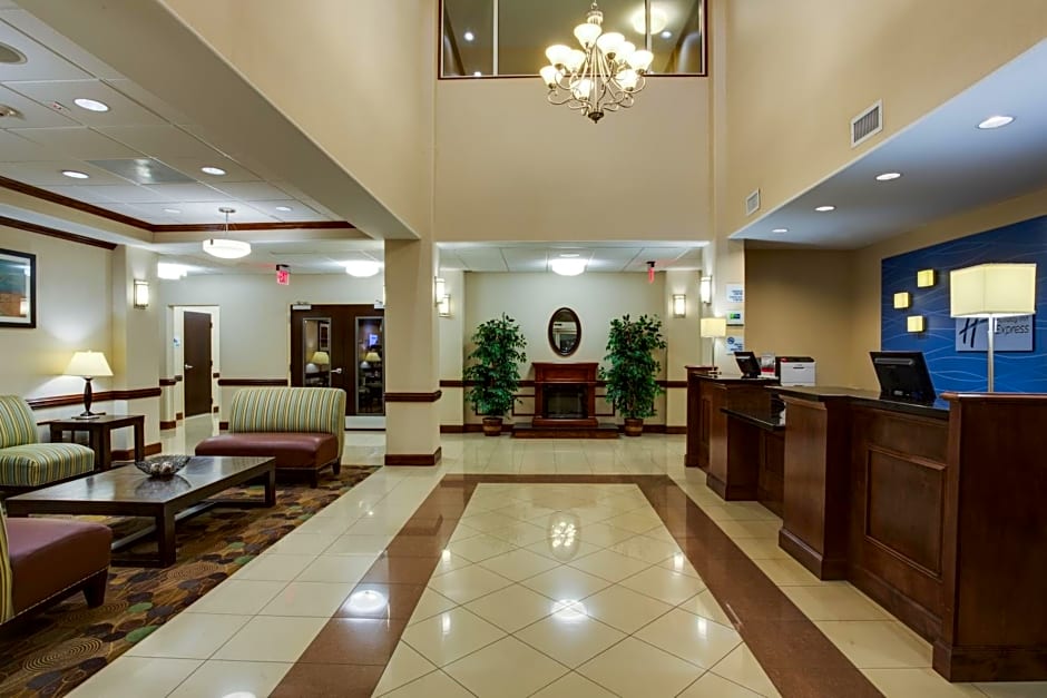 Holiday Inn Express Hotel & Suites Moultrie