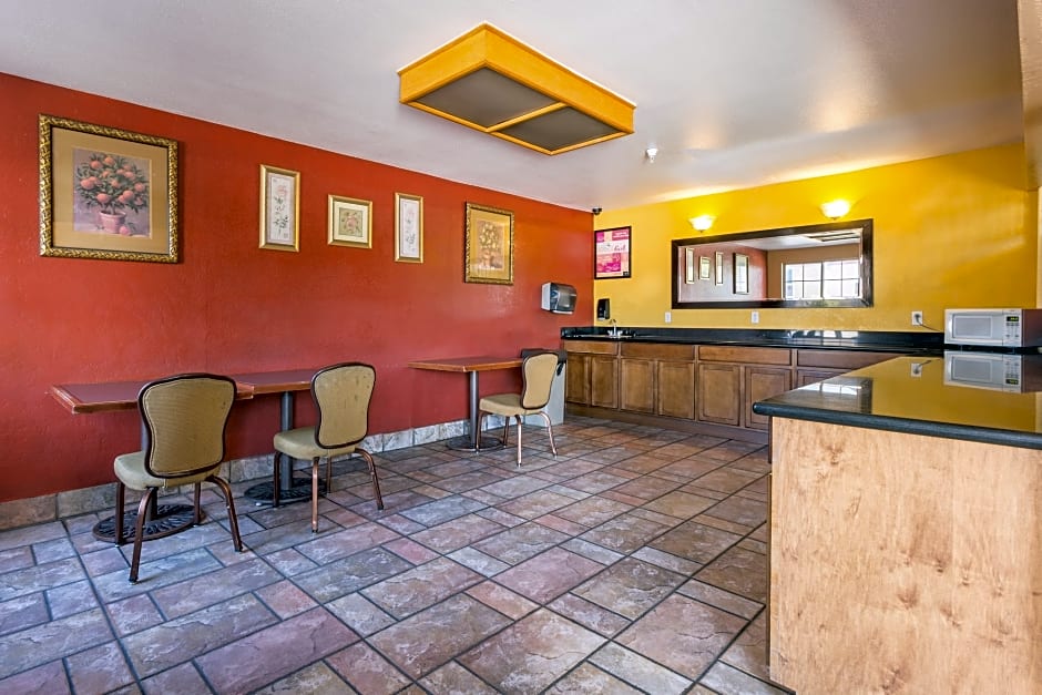 A Victory Inn Tolleson
