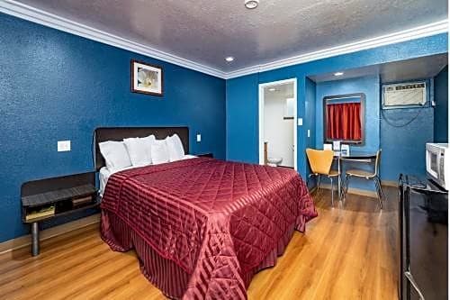 Travelodge by Wyndham Sacramento Convention Center