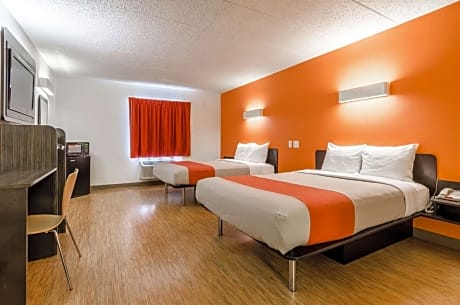 Queen Room with Two Queen Beds - Non-Smoking