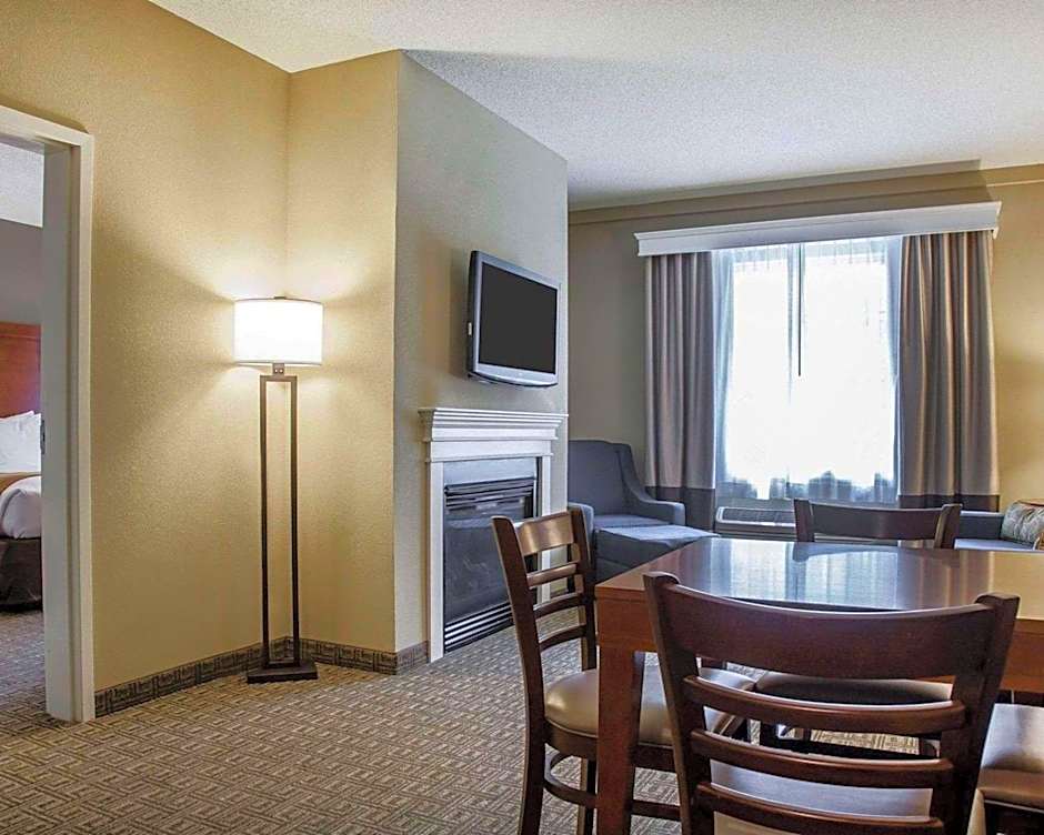 Comfort Inn & Suites Sturbridge-Brimfield