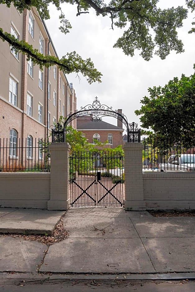 Bywater Suite Hotel