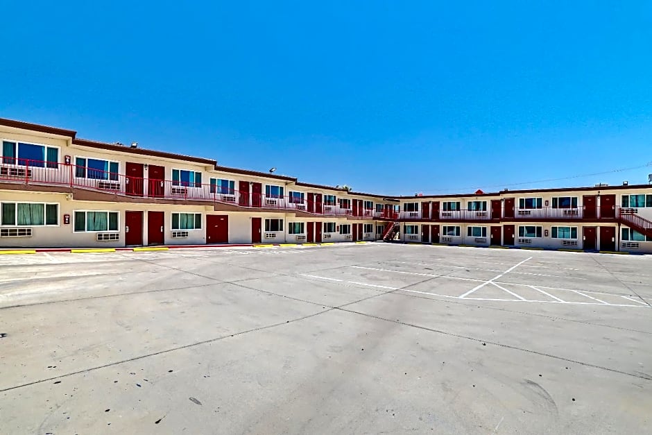 Red Roof Inn Needles