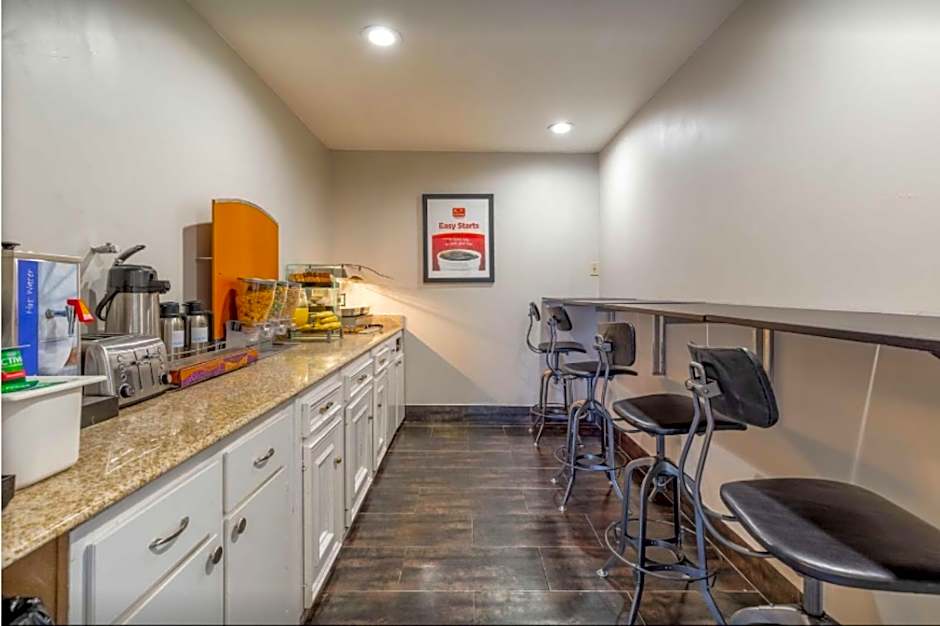 Econo Lodge - near Houston Medical Center-NRG Park