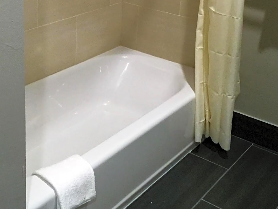 Classic Inn and Suites Humble