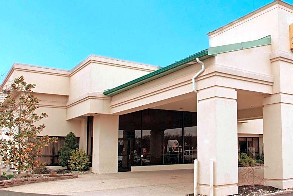 Ramada by Wyndham Fairfield NJ