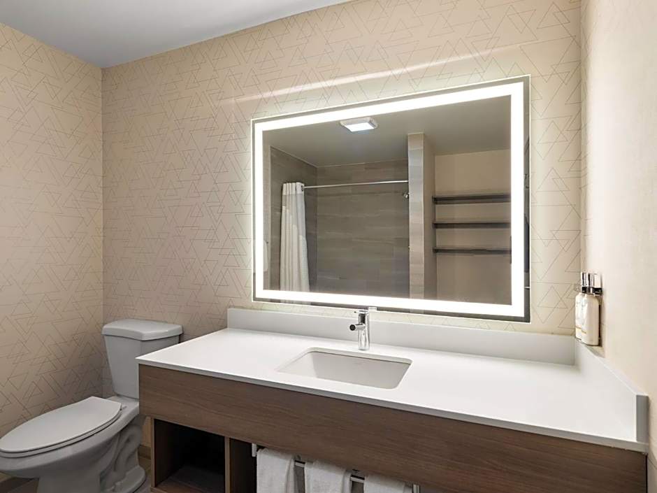 HOLIDAY INN EXPRESS MEADVILLE