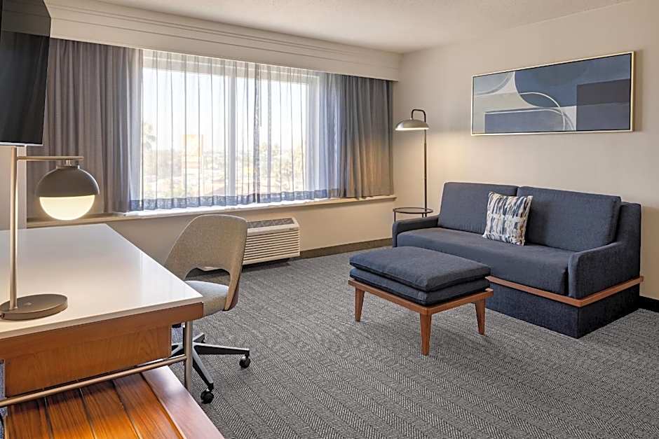 Courtyard by Marriott Los Angeles Baldwin Park