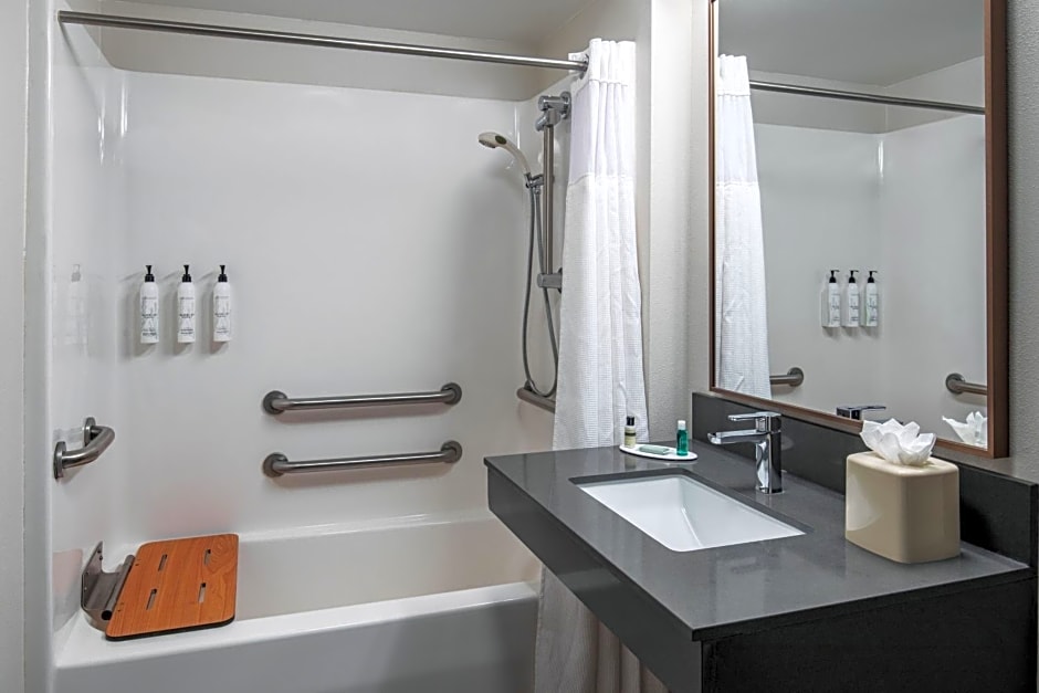 Fairfield Inn & Suites by Marriott Saratoga Malta