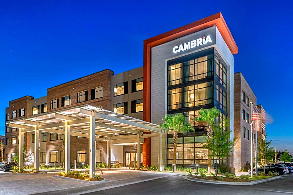 Cambria Hotel Charleston Riverview