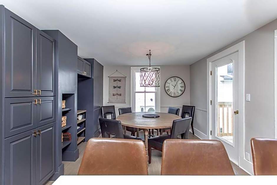 Boutique Serenity Quality Home @ downtown by the Shaw
