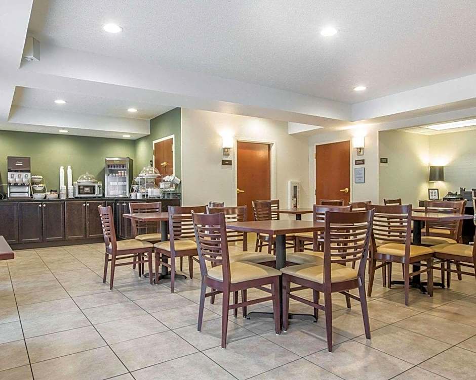 Sleep Inn & Suites Queensbury - Lake George
