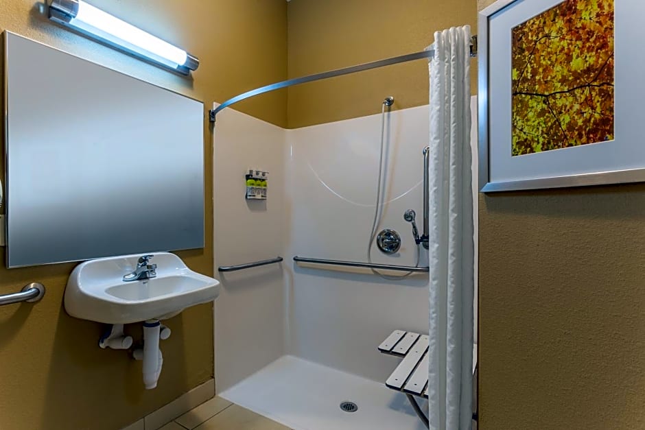 Candlewood Suites South Bend Airport