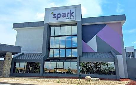 Spark by Hilton Denver East I 70