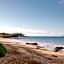 Renovated & Walkable to Beaches, Shops & Dining!