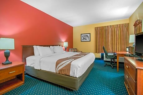 1 King Bed, No Smoking