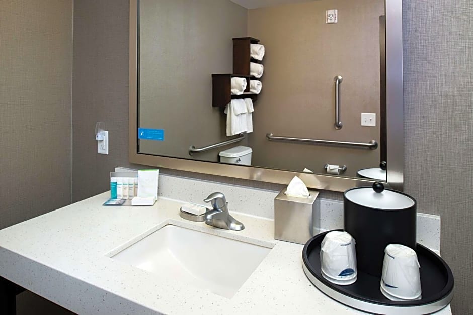 Hampton Inn By Hilton And Suites Greensboro/Coliseum Area, Nc