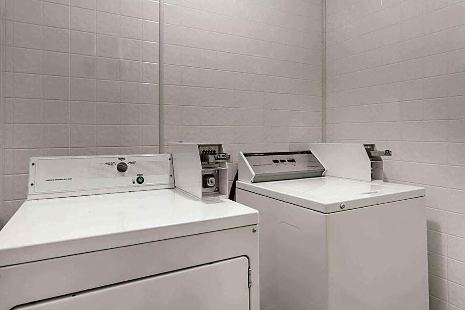 Baymont by Wyndham Greensboro/Coliseum