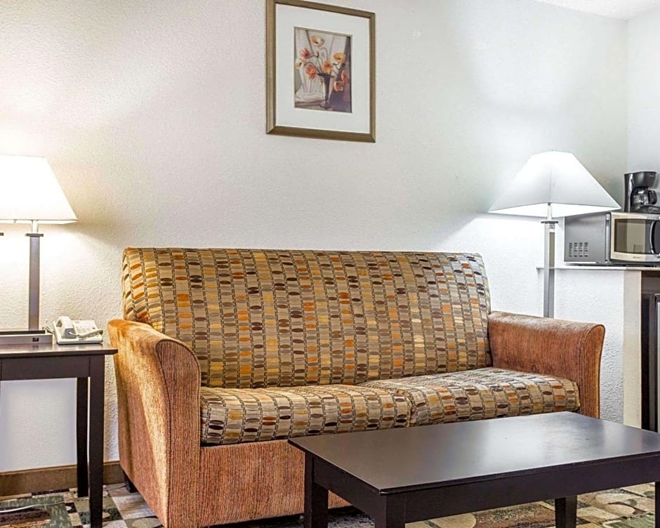 Quality Inn & Suites Coliseum