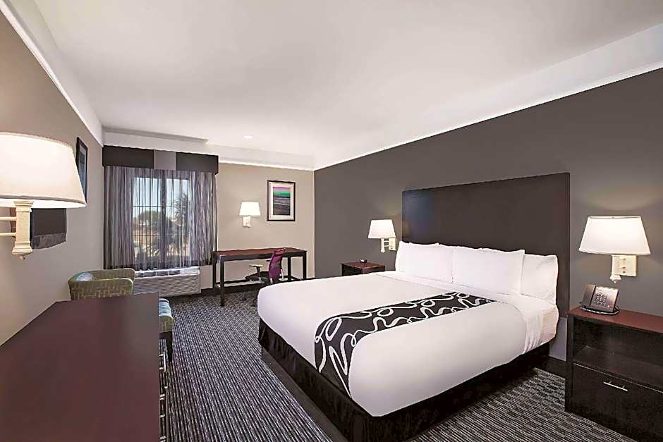 La Quinta Inn & Suites by Wyndham Beaumont West