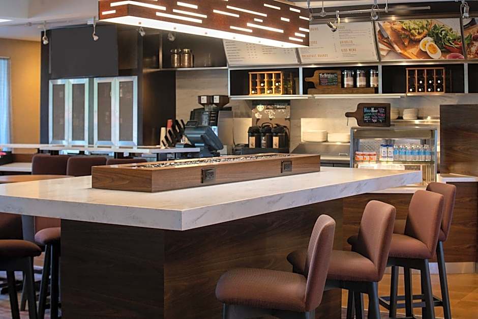 Courtyard by Marriott Memphis East/Park Avenue