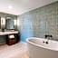 Merriweather Lakehouse Hotel, Autograph Collection