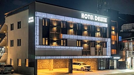 Deluxe motel