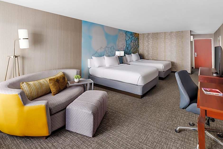 Courtyard by Marriott Roseville Galleria Mall/Creekside Ridge Drive