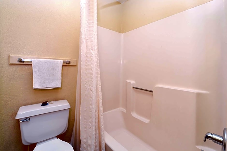 Americas Best Value Inn-Monroeville