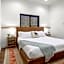 Horsefeathers Hotel