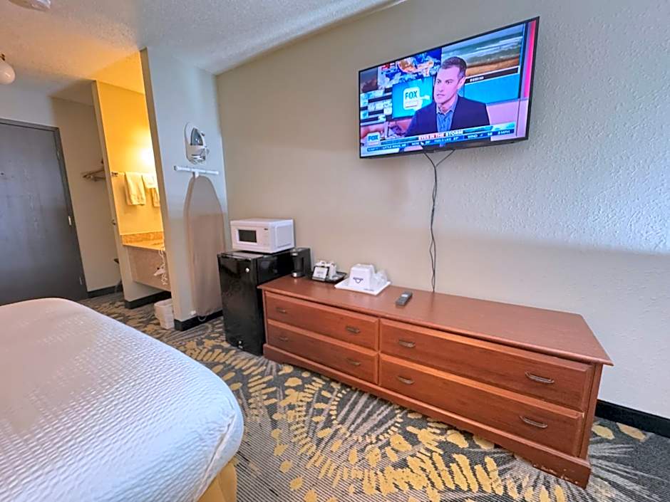 Days Inn by Wyndham Salina I-70