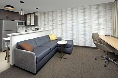 1 Bedroom Suite, 1 King, Sofa bed