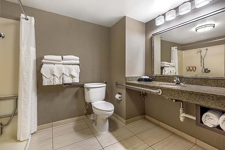 Comfort Inn & Suites Logan International Airport