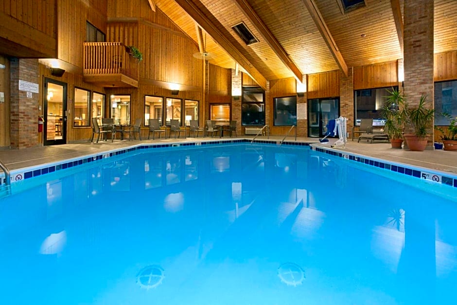 AmericInn by Wyndham Mount Pleasant