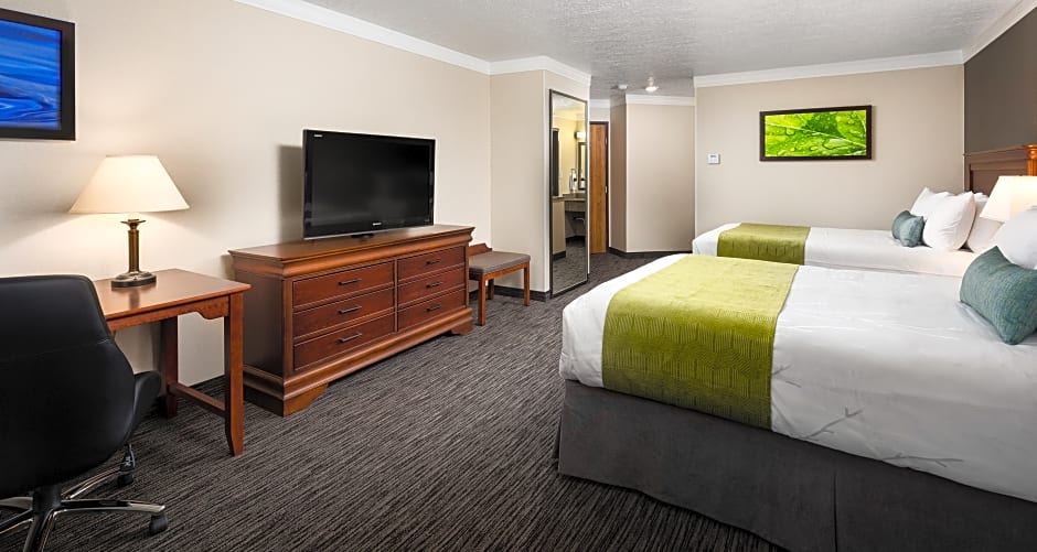 Best Western Plus Landmark Inn
