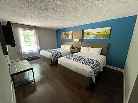 2 Queen Beds Suite Non-Smoking