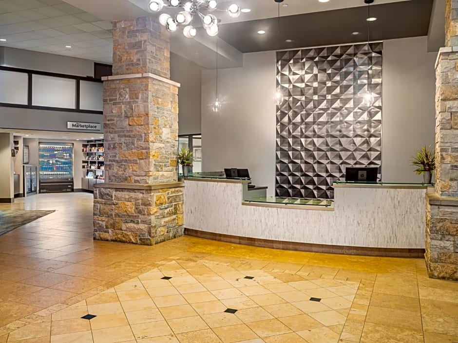 Crowne Plaza Milwaukee South