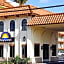 Days Inn by Wyndham Anaheim Near the Park