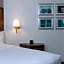 La Quinta Inn & Suites by Wyndham Secaucus Meadowlands