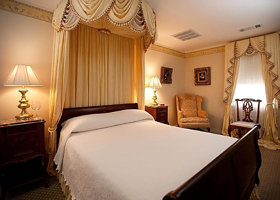 Monmouth Historic Inn